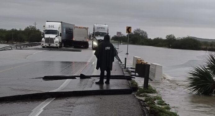 CAOS EN CARRETERAS DE TAMAULIPAS POR LLUVIAS DE “BARRY”