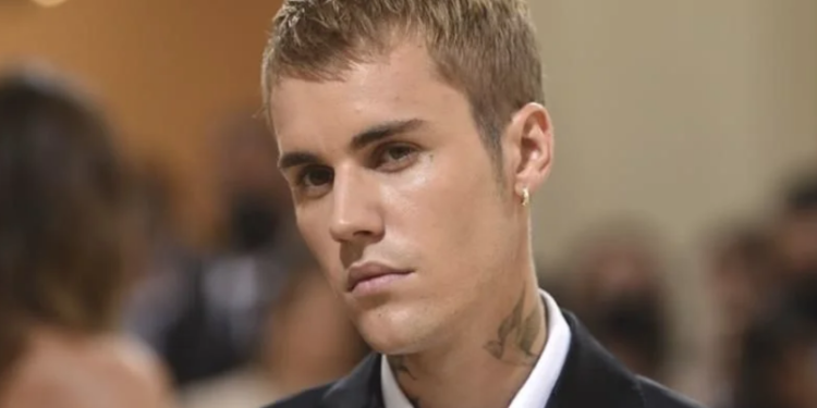 Regresa Justin Bieber con nuevo álbum titulado «Swag»