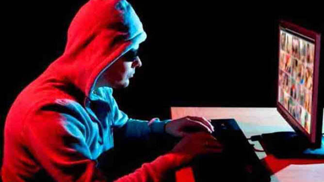 PROPONEN PENAS DE   HASTA 20 AÑOS POR   PORNOGRAFÍA INFANTIL.