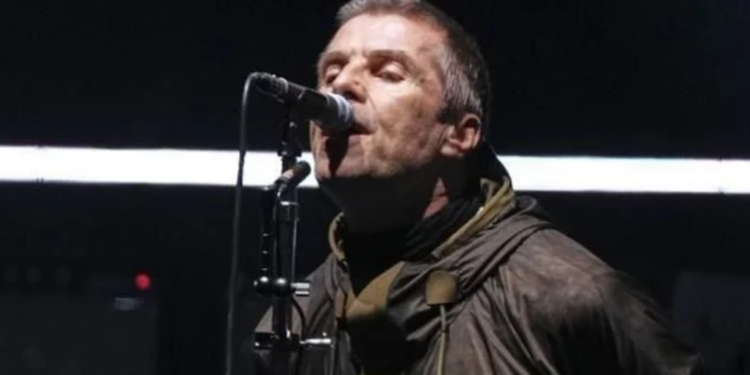Fallece fan de Oasis al caer de balcón durante concierto