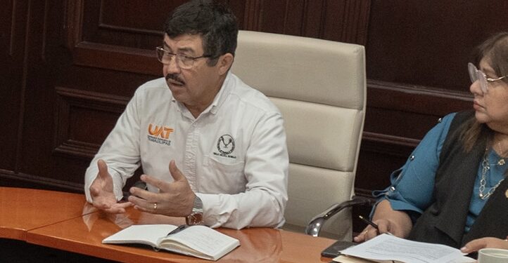 Llama rector a su gabinete a redoblar esfuerzos