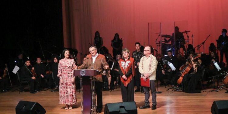 “Cuidar la cultura no es un lujo”: Américo Villarreal inaugura el FICSM 2025