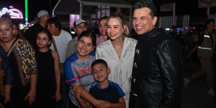 Inauguran Lalo y Lucy stand de Victoria en la Feria Tamaulipas 2025.