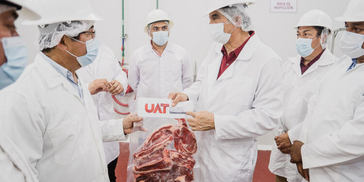 Constató gobernador modernización del rastro de la UAT