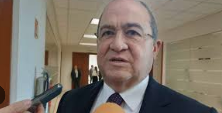Pacientes deben «blindarse» contra negligencias médicas.- García Fuentes.