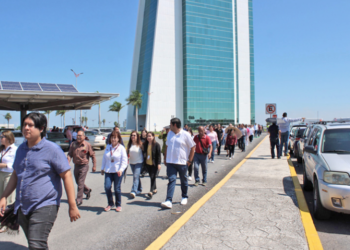 Proponen ampliar de 3 a 5 días el permiso de luto para burócratas