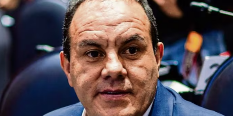 Cachan a Cuauhtémoc Blanco jugando Padel en plena sesión