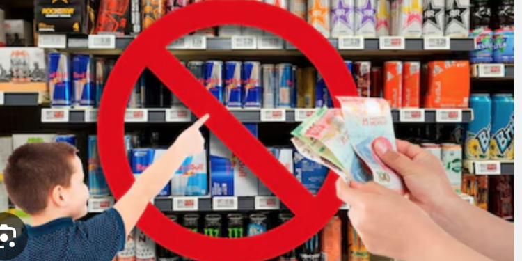 Morena propone multa de hasta por un millón de pesos a quien venda bebidas energizantes a menores