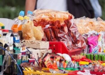 Morena propone prohibir venta   de refrescos y comida chatarra en oficinas de Gobierno.