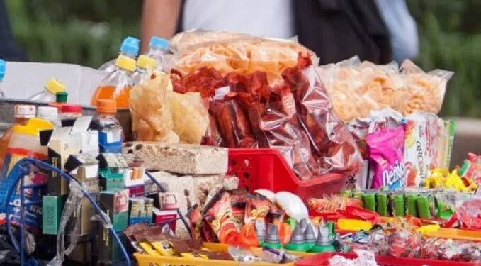 Morena propone prohibir venta   de refrescos y comida chatarra en oficinas de Gobierno.