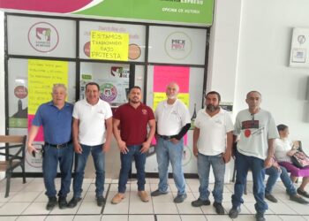 Carteros trabajan bajo protesta en Ciudad Victoria