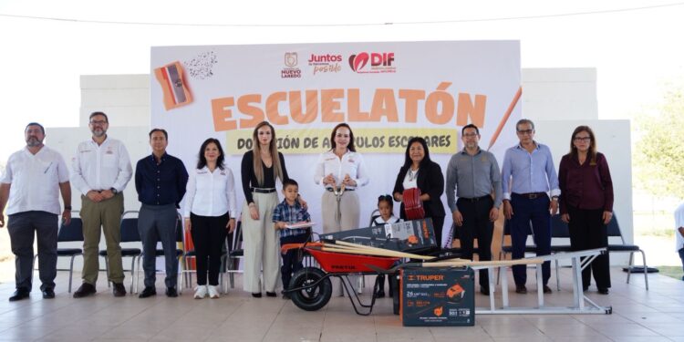 Carmen Lilia impulsa la educación con entrega de equipo a más de 300 escuelas