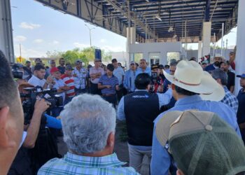 PRODUCTORES BLOQUEAN CARRETERAS EN TAMAULIPAS; EXIGEN PRECIOS JUSTOS Y MAYOR SEGURIDAD