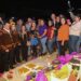 Entre colores y tradición, celebran Lalo y Lucy festival de Día de Muertos.
