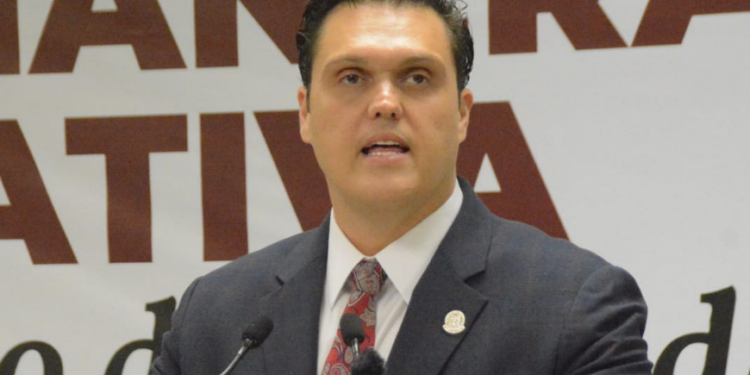 Diputados no se aumentarán el sueldo, dice presidente del Congreso.