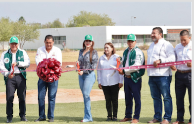 Cumple Carmen Lilia con renovación de campo de beisbol en el ITNL.