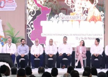 En representación del gobernador, Américo Villarreal Anaya, secretario de Obras Públicas inaugura Congreso Internacional de Infraestructura Turística