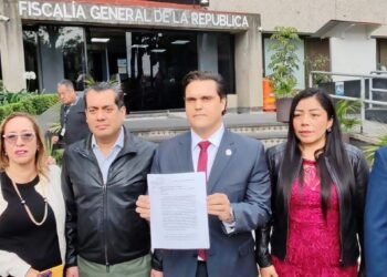 Denuncia Prieto a Cabeza de  Vaca ante FGR; lo acusa de  huachicol fiscal.