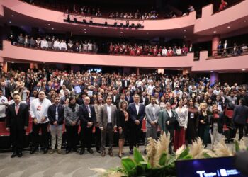 Premia Américo Villarreal a la juventud y al deporte tamaulipeco