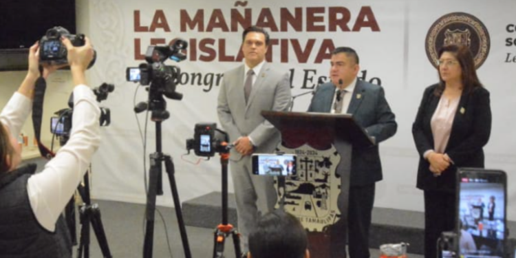 «Cabeza de Vaca es prófugo de la justicia, no perseguido político»: Prieto.