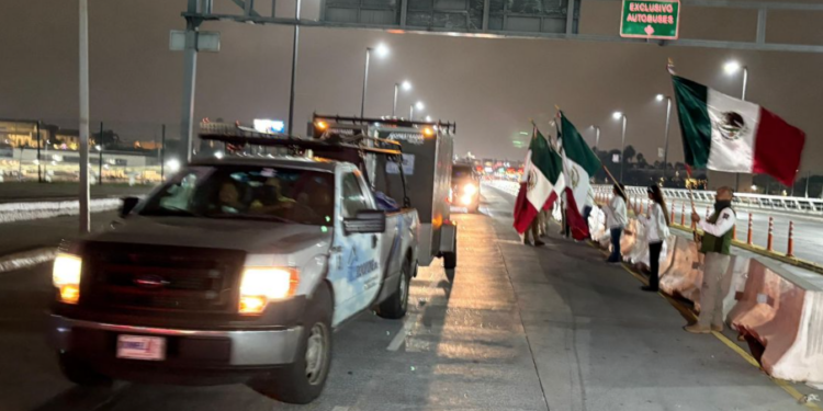 Llegan por Nuevo Laredo más de 5 mil vehículos de paisanos queretanos.