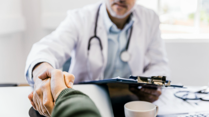 Garantizarán por ley atención psicológica a personal médico en hospitales públicos
