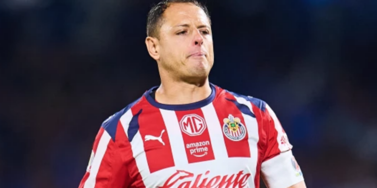 José Ramón Hernández «revienta» al «Chicharito»: ¡Es un fracaso terrible!