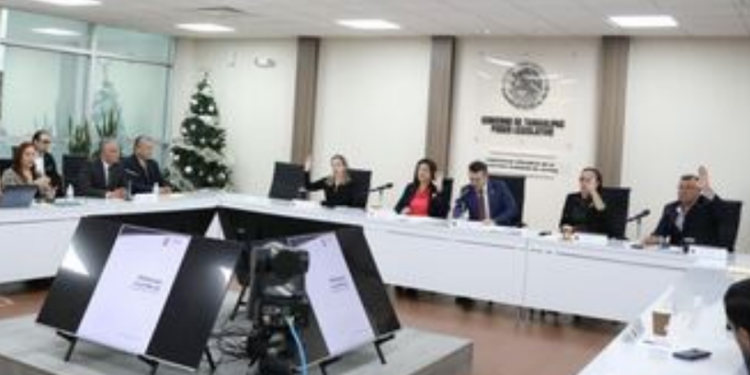 Multan a 70 funcionarios por retrasar entrega de información financiera