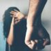 Funcionarios que ejerzan violencia familiar recibirían penas más severas.