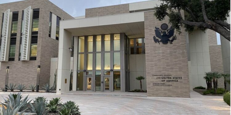 Cae al intentar tramitar Visa  con documentos falsos.