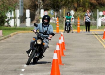 Especialistas externos evaluarían a motociclistas.