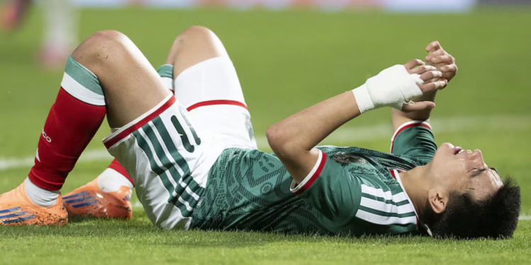 Gilberto Mora es baja del Tri por lesión; Alexis Gutiérrez toma su lugar