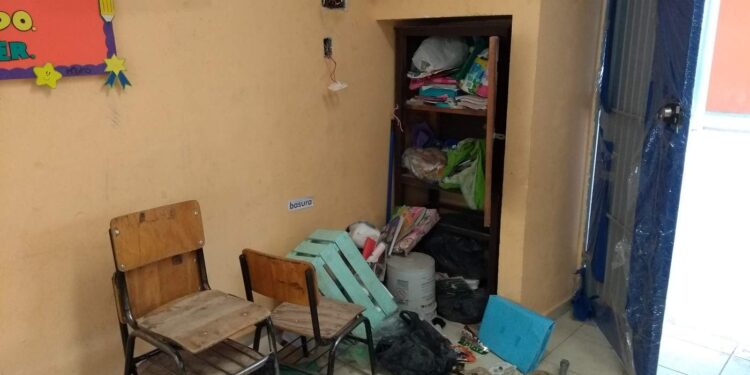 Ladrones saquean 6 escuelas en periodo vacacional