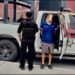 Atrapan a dos narcomenudistas tras persecución que acabó en choque