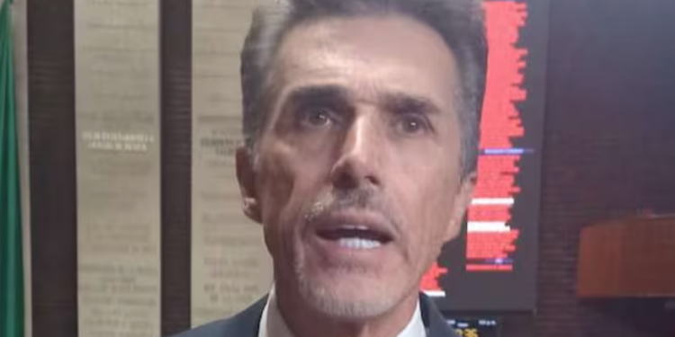 Sergio Mayer: del curul a la casa…¡pero de los famosos!