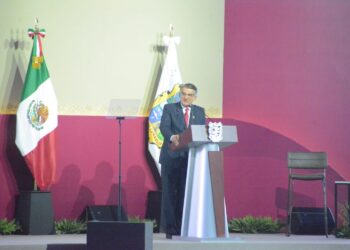 Denuncia Américo ofensiva digital contra su Gobierno