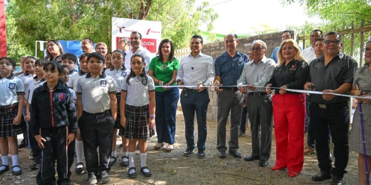 Entrega Lalo Gattás obra 157 de infraestructura hidráulica en escuelas.