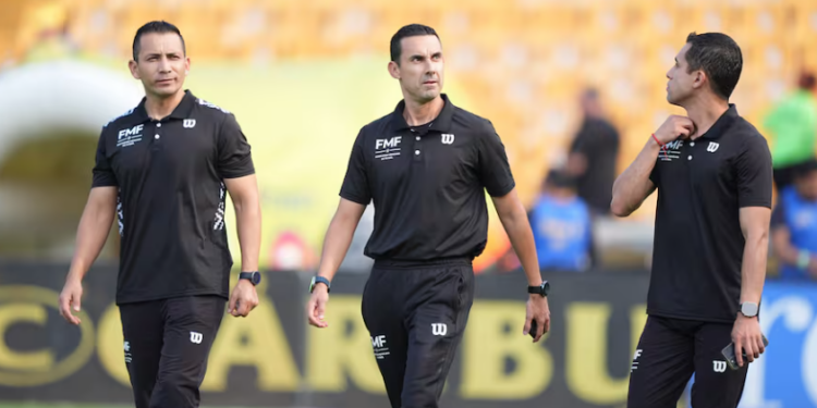 César Ramos queda atrapado en Quatar