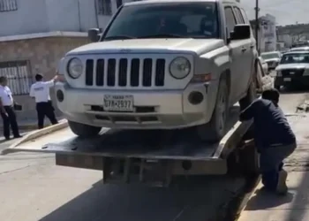 Grúas ya no podrán llevarse autos si el propietario aparece antes del traslado.