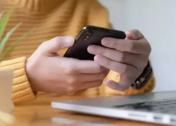 Burócratas  no deberán recibir mensajes de sus jefes fuera de horario