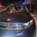 Huye de la policía y abandona auto con armas