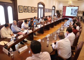 Sesiona Mesa de Ordenamiento Territorial en Victoria .