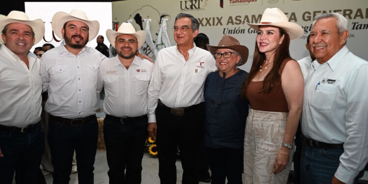 Fortalece gobernador liderazgo ganadero de Tamaulipas y reconoce a productores de Nuevo Laredo.