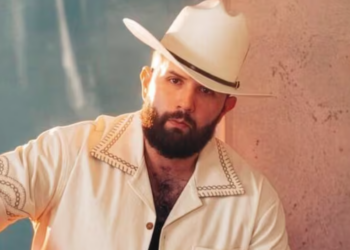 Hasta los japoneses escuchan a Carín León.