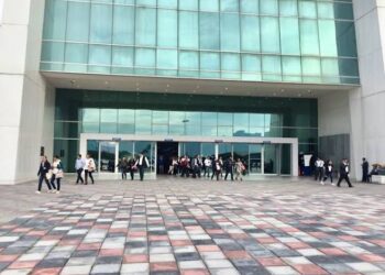 Ajustan premios de antigüedad a la burocracia estatal