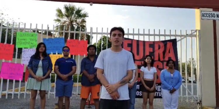 Estudiantes presionan para reabrir el Tec y exigen destituciones