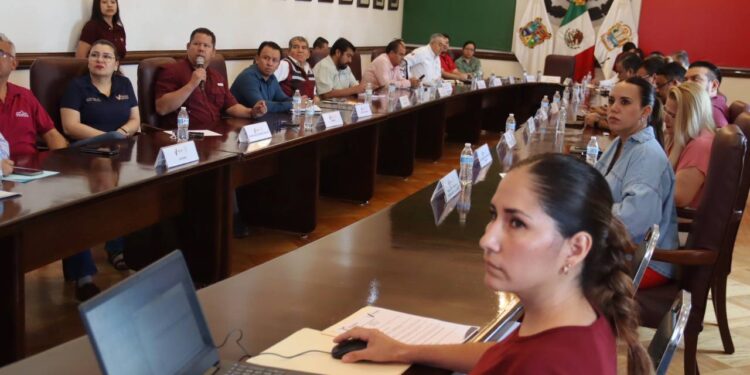 Preocupa ola de calor en Victoria; garantizan agua a escuelas y hospitales.