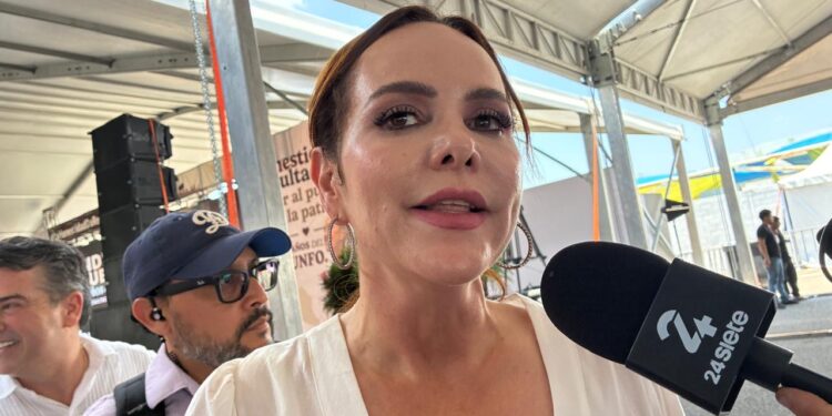 Plantea Carmen Lilia ampliar a cuatro años el periodo de los ayuntamientos
