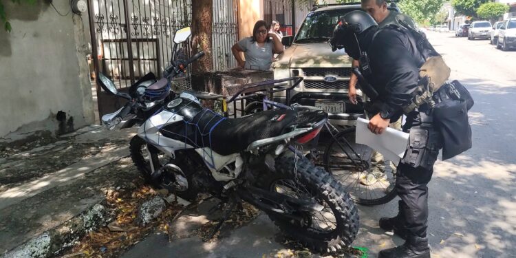 Recupera por su cuenta motocicleta robada… pero AMP no quiere devolvérsela