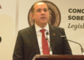«Somos los primeros en reducir la deuda pública», presume el secretario de Finanzas